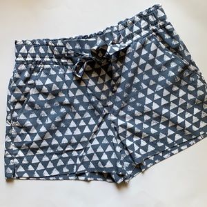 LOFT patterned tie waist shorts